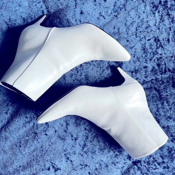 Mid-ankle, white booties. - Picture 2 of 7